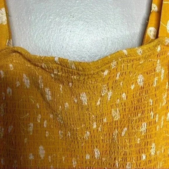 Torrid CHALLIS SMOCKED CROP CAMI Sz 1 - Picture 2 of 8